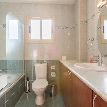 Clementina * Kato Yialia