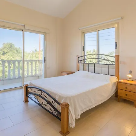 Clementina Villa Kato Yialia