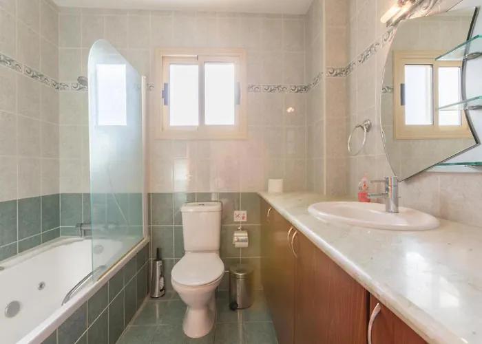 Clementina * Kato Yialia